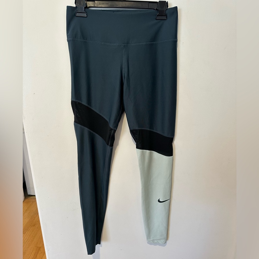 Nike Greenish/Blue Leggings Athletic Wear
